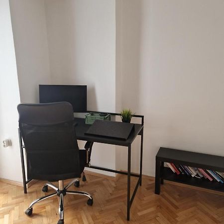Comfy Center Apartment Skopje Exteriör bild