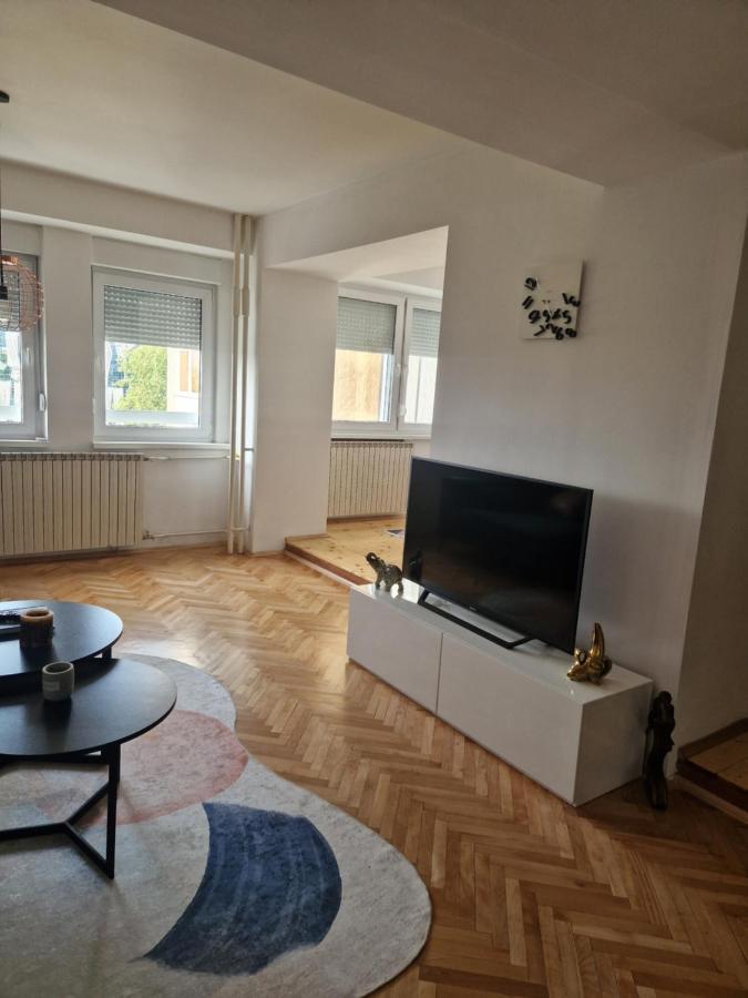 Comfy Center Apartment Skopje Exteriör bild