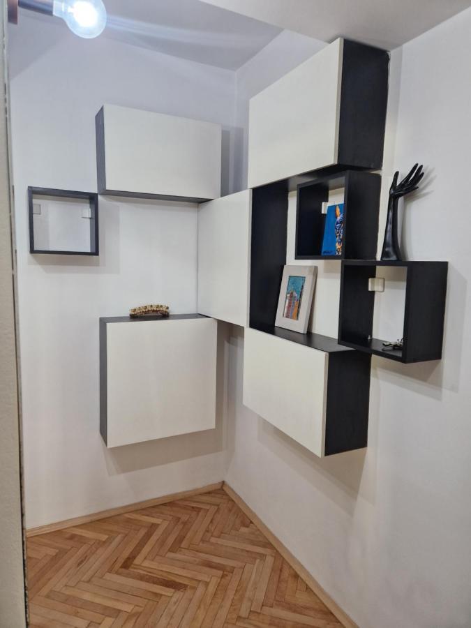 Comfy Center Apartment Skopje Exteriör bild