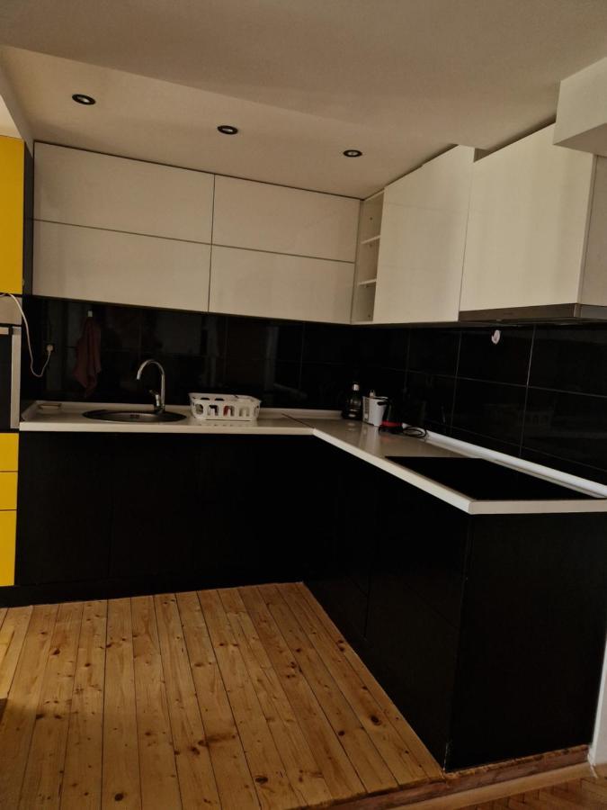 Comfy Center Apartment Skopje Exteriör bild